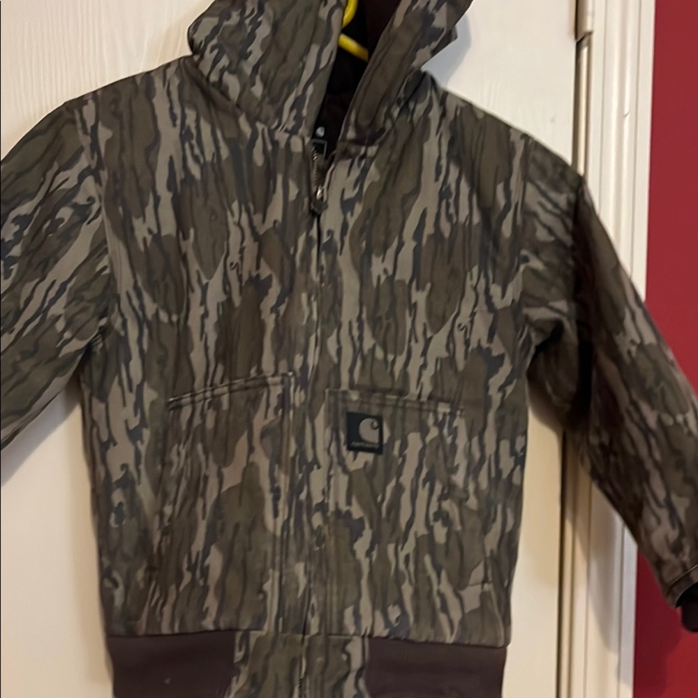Carhartt Boys Youth Size (7-8) Camo Jacket with hood.  Full zip up front.